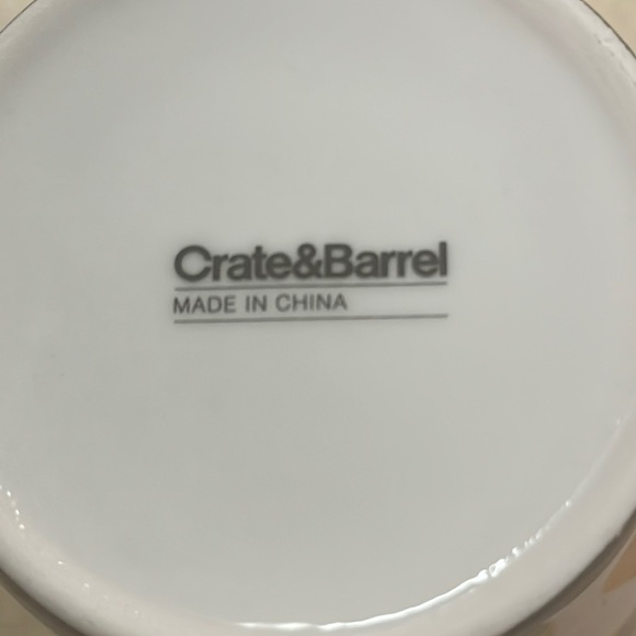 Crate & Barrel Moxie Porcelain Cup 17 ounce for use alone or replacement mug. - Picture 4 of 4